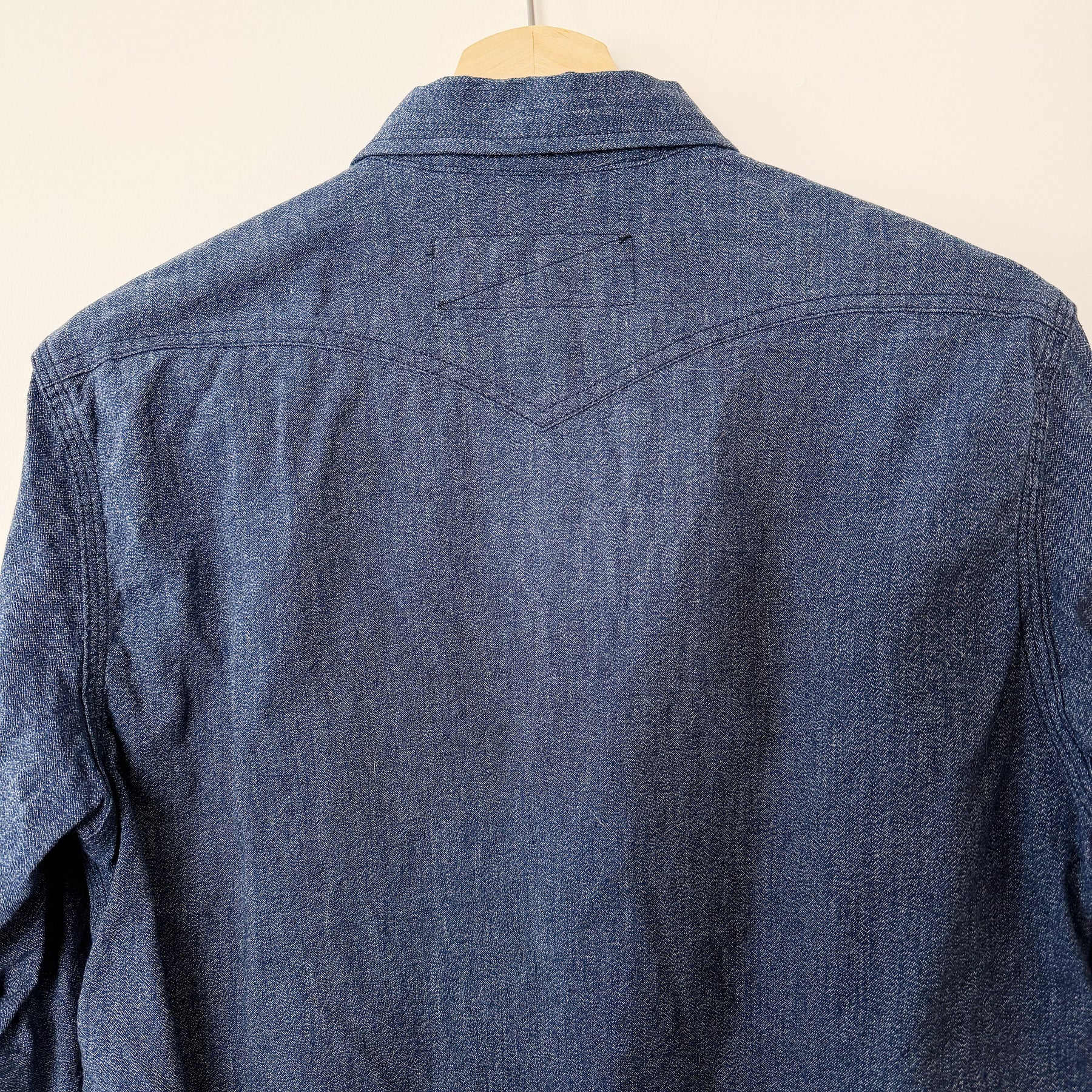 Rogue Territory 9oz Indigo Mock Twist Western Shirt Size M PRE-OWNED/ FINAL SALE