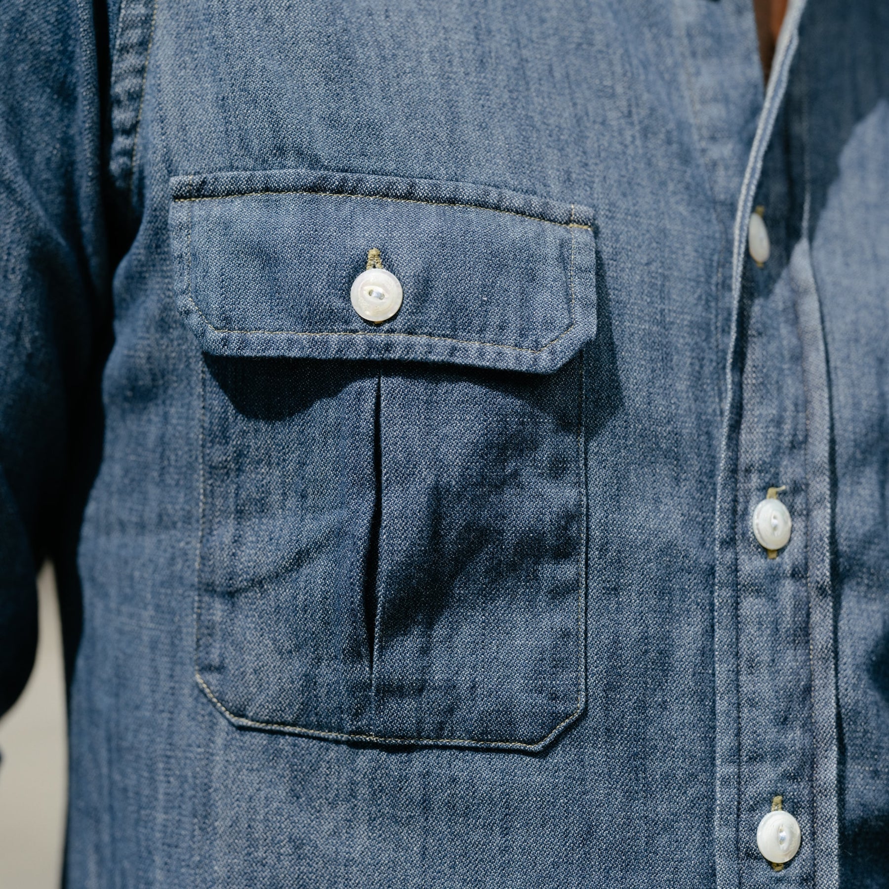 Drake's Mid-Blue Washed Denim Cotton Two-Pocket Work Shirt