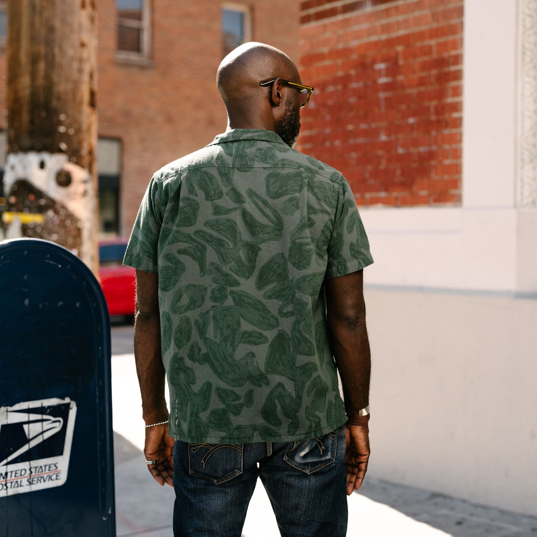 Imogene + Willie The Serra Camp Shirt in Painted Botanic