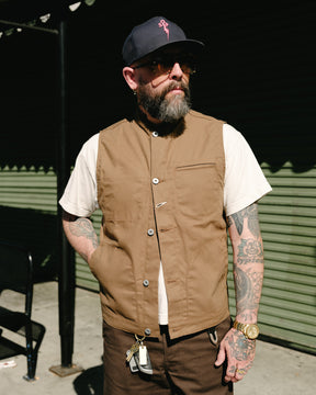 Rogue Territory Supply Vest Dry Wax Canvas Brown
