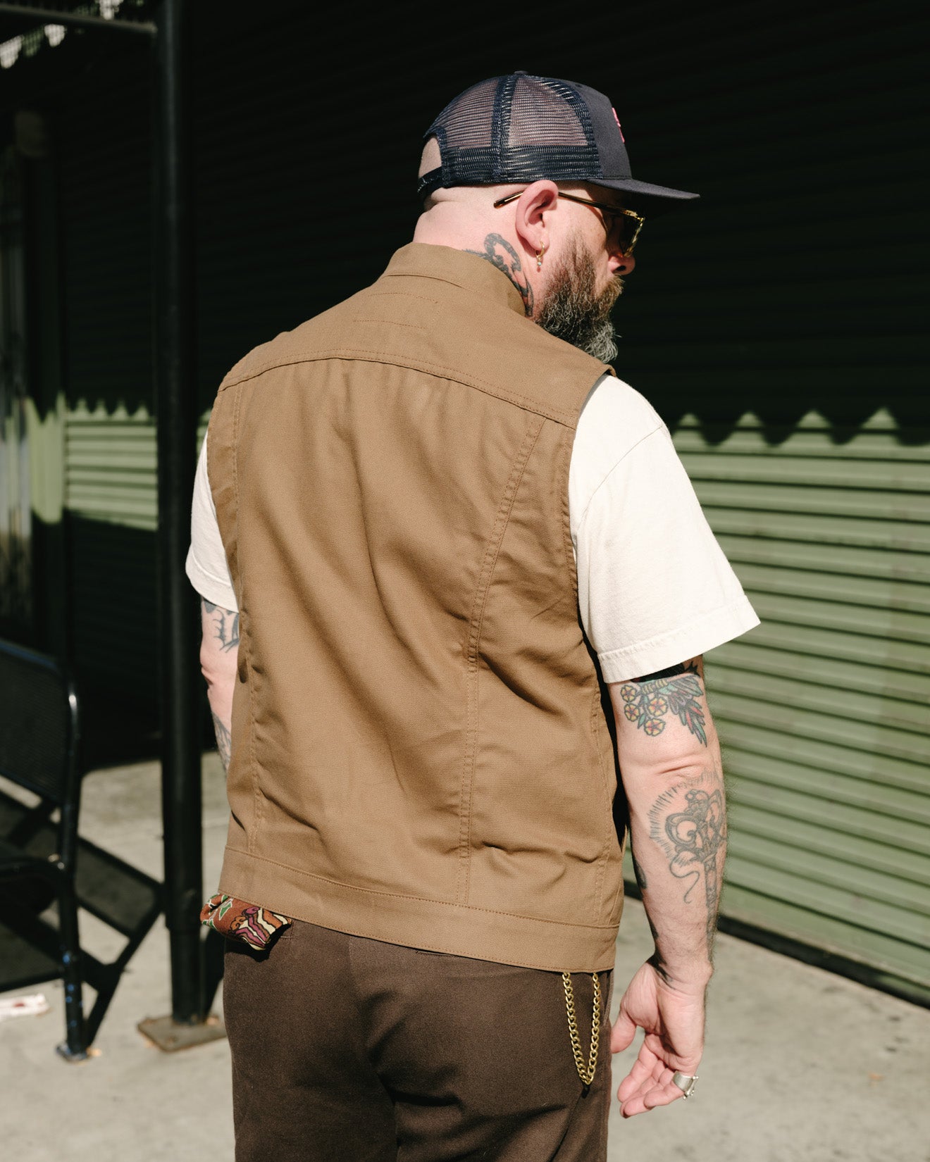 Rogue Territory Supply Vest Dry Wax Canvas Brown