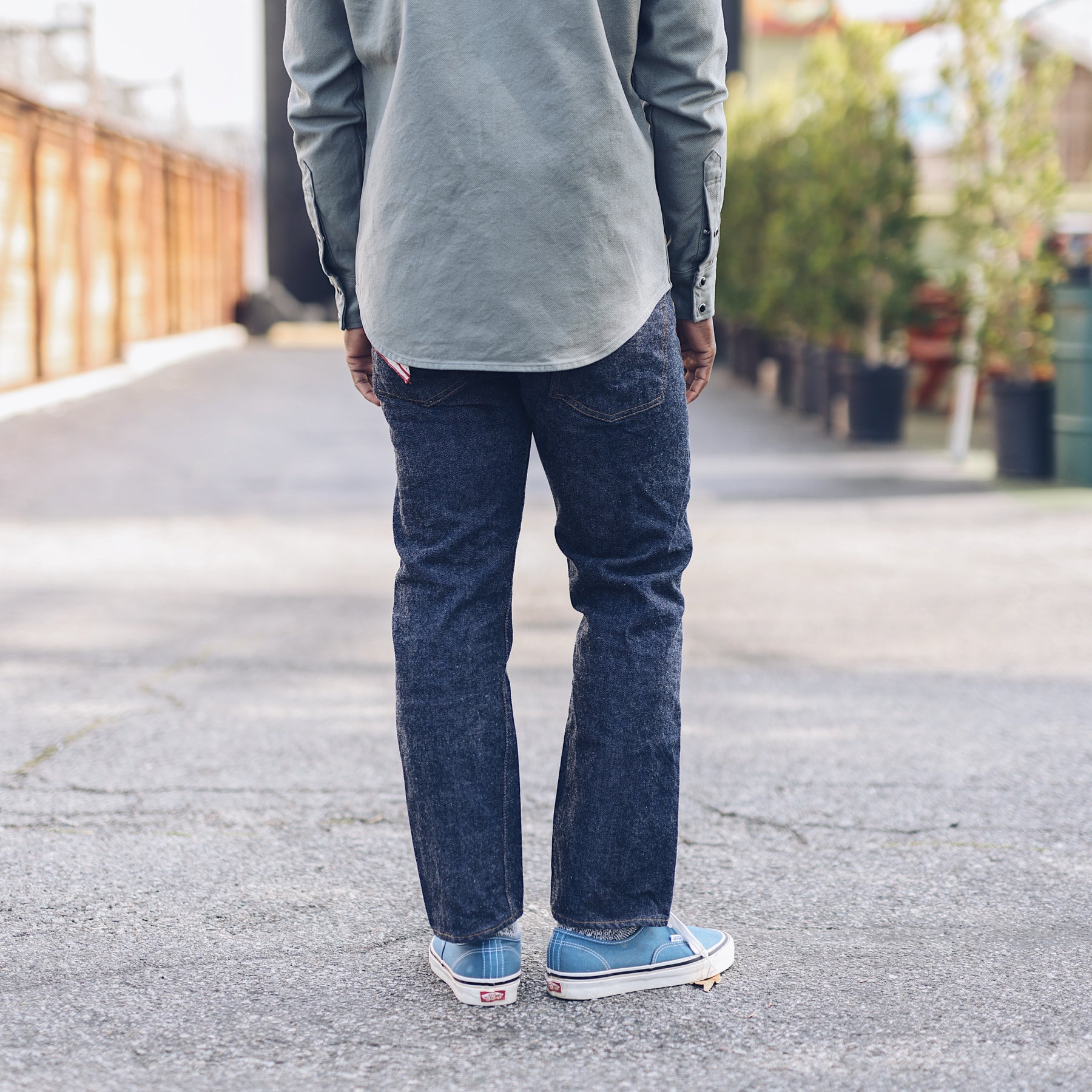 Resolute 710 Rinsed Slim Straight Indigo Size 34 PRE-OWNED FINAL SALE